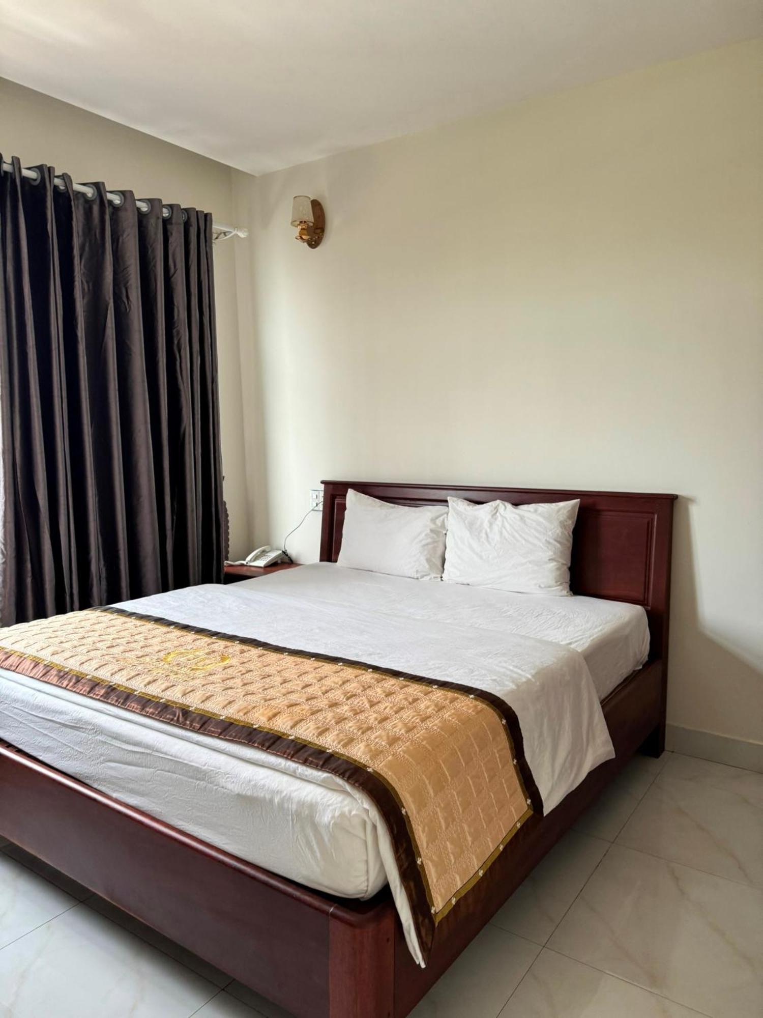 Hoang Khiem Hotel プレイク エクステリア 写真